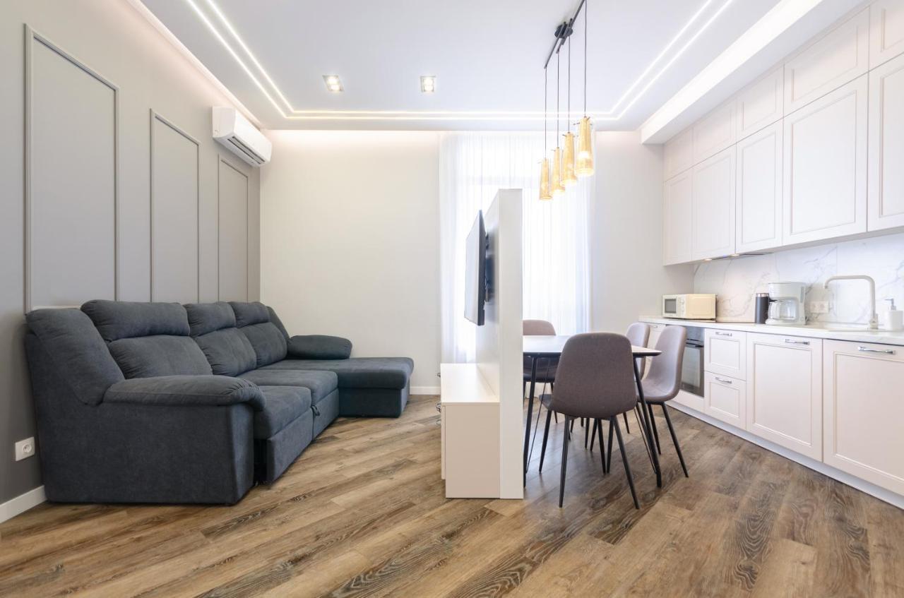 Petrovdom Ж38 In Luxury Apartments At 68 Zhylyanska Street,38 Perlyna Kiev Dış mekan fotoğraf